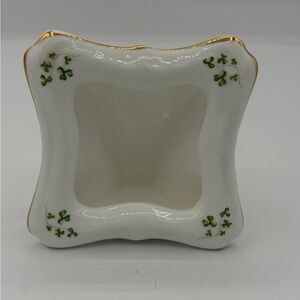 royal tara fine bone china Small Freme With Shamarock & Golden Trim 4x4 Inch